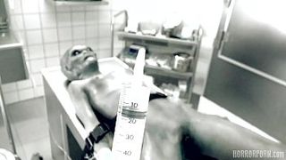 Опытный ученый выебал инопланетянку, у которой обнаружил женские половые органы